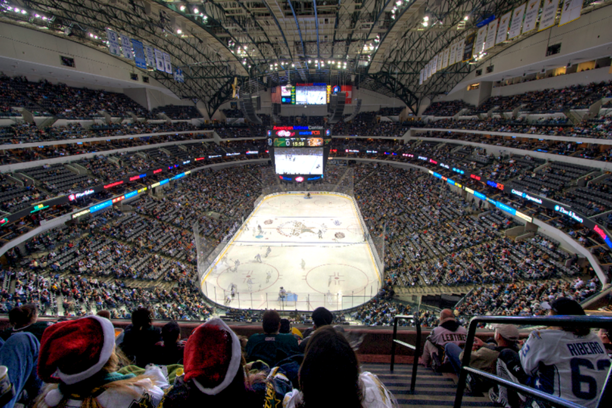 Dallas and Denver Mayors Lace Up for Friendly NHL Bet: Belt Buckles