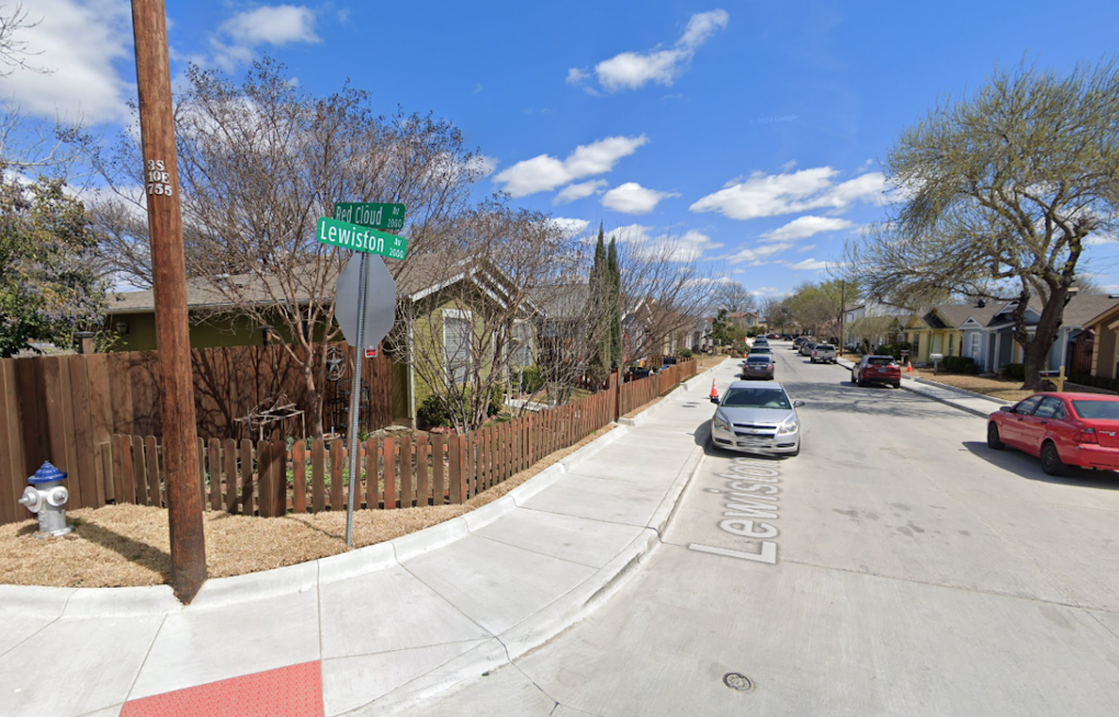 Dallas Police Seek Clues After Man Fatally Shot on Lewiston Avenue, Urge Public to Assist