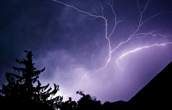 Dallas Swallowed by Storm: 200K Left in the Dark, Lengthy Power Outages Expected