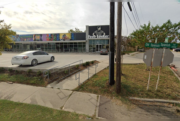 Drive-By Shooting Wounds Three Outside Houston Foot Locker, Gunman At Large