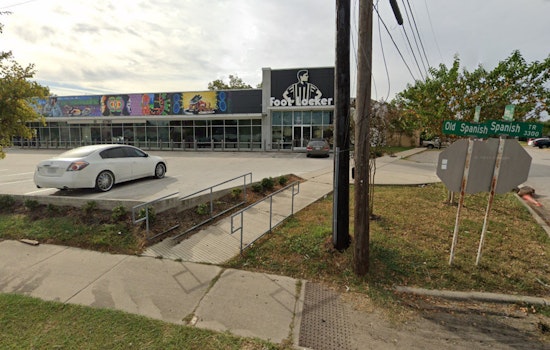 Drive-By Shooting Wounds Three Outside Houston Foot Locker, Gunman At Large