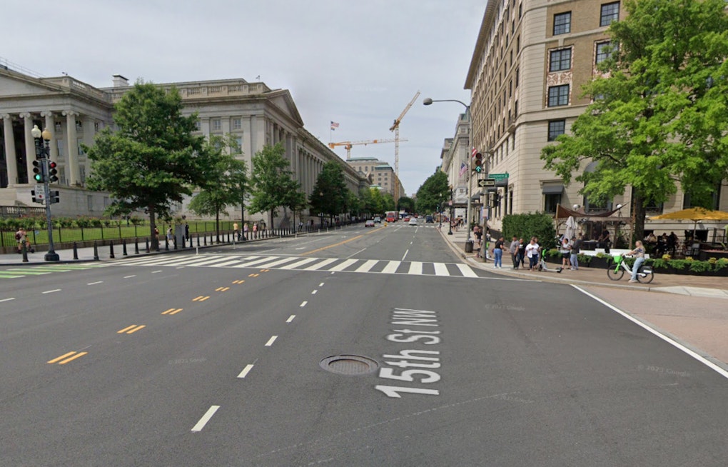 Driver Speeds Past DC Traffic Lights, Faces Grim End at White House Barrier