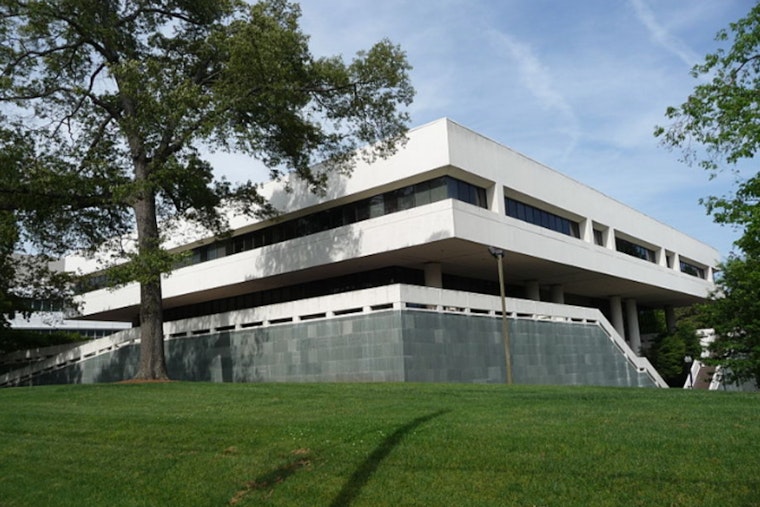 Emory University Relocates 2024 Commencement to Duluth's Gas South Arena Amid Campus Safety Concerns