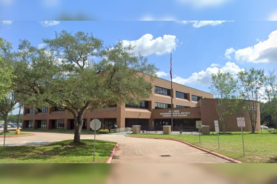 Fort Bend ISD Reverses Controversial Valedictorian Policy Amid Strong Community Backlash