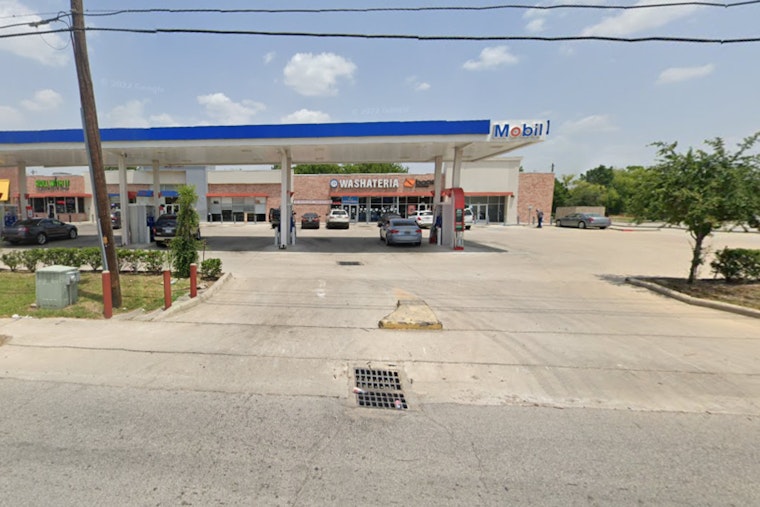 Four People Wounded in Late Night Shooting at South Houston Gas Station