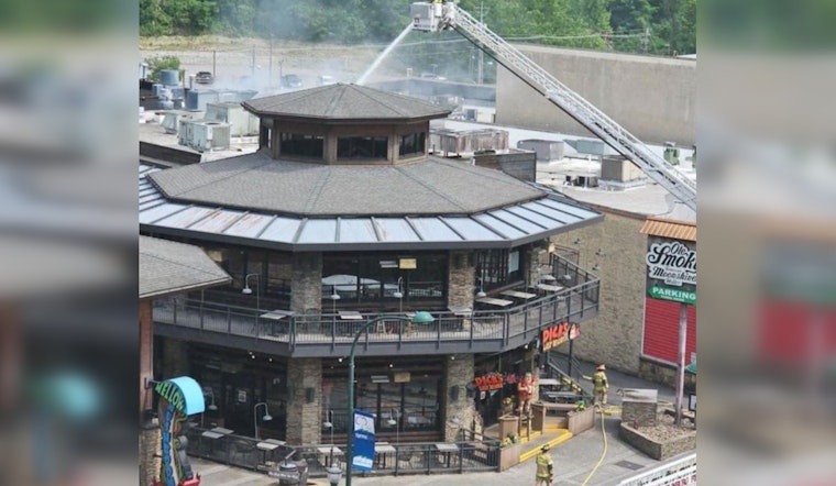 Gatlinburg Parkway Reopens After Quick Response to Fire at Dick's Last Resort