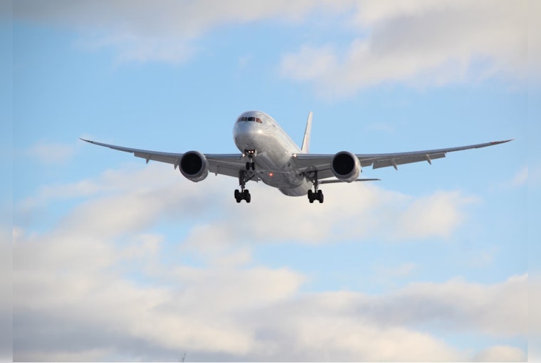 Houston Airports Gear Up for Record Memorial Day Crowds, United Bolsters Flight Schedule Amid Travel Surge
