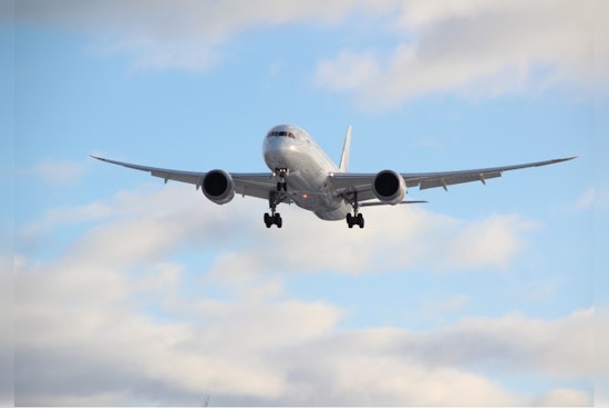 Houston Airports Gear Up for Record Memorial Day Crowds, United Bolsters Flight Schedule Amid Travel Surge