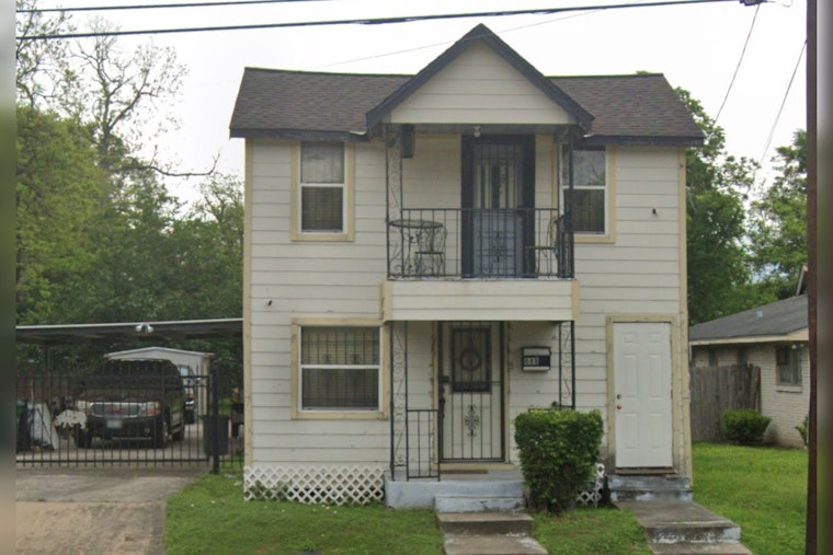 Houston Police Probe Death of Man Found in North Houston House Fire