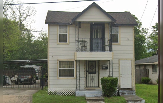 Houston Police Probe Death of Man Found in North Houston House Fire