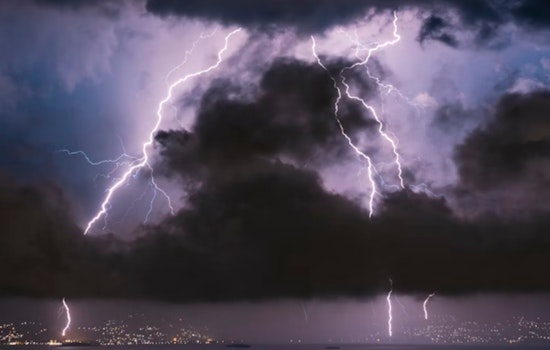 Intermittent Showers and Thunderstorms Set to Dampen Philadelphia, NWS Warns of Unsettled Weather Ahead