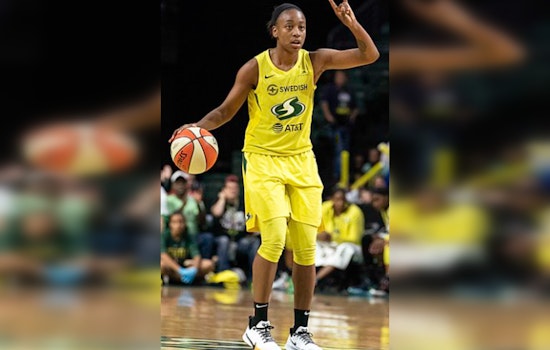 Jewell Loyd Scores 32 Points to Lead Seattle Storm to Tight Victory Over Winless Indiana Fever