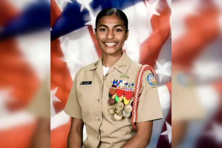 Kennesaw Teen Alexis Holmes Selected for Elite U.S. Navy Summer Flight Academy Program
