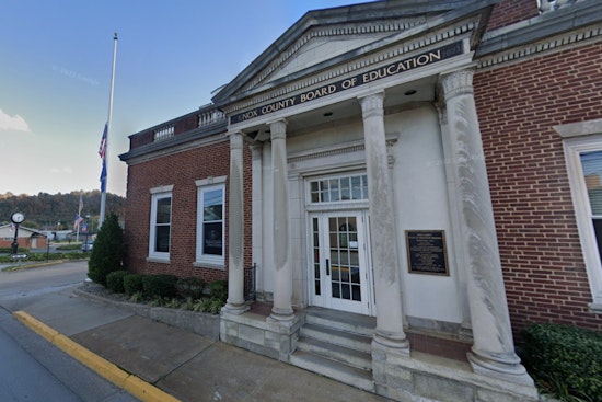 Knox County Board Votes to Limit School Security to Professional Officers, Resisting Tennessee's Teacher Gun Law