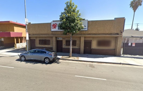 Los Angeles Firefighters Quickly Subdue Hyde Park Blaze; No Injuries Reported