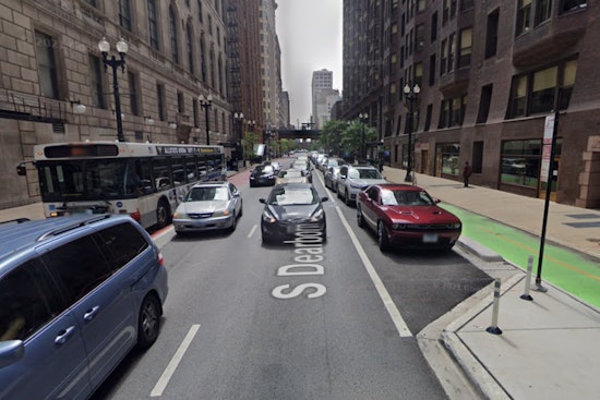 Man Critically Injured in Stabbing at Chicago's Loop, Assailant At Large