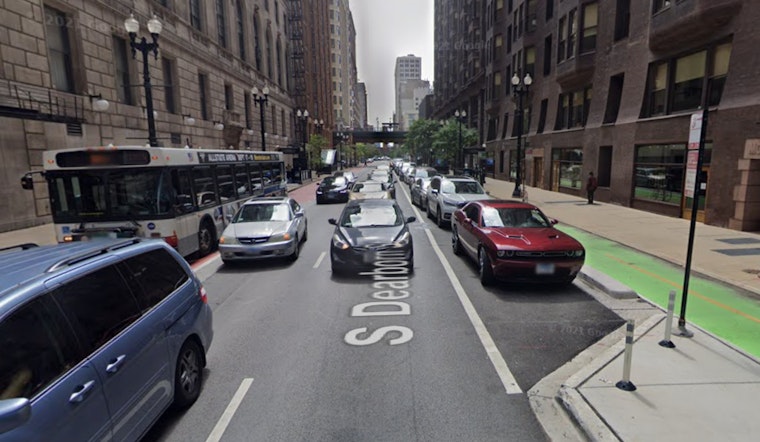 Man Critically Injured in Stabbing at Chicago's Loop, Assailant At Large