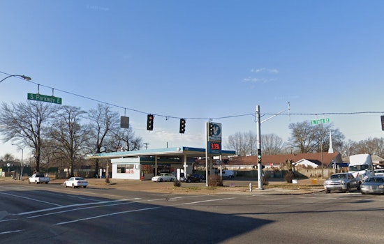 Man Fatally Shot, Crashes Into Mail Truck in Memphis