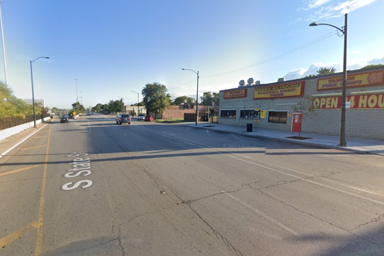 Man Fatally Shot During Argument in Chicago's Park Manor, Gunman at Large