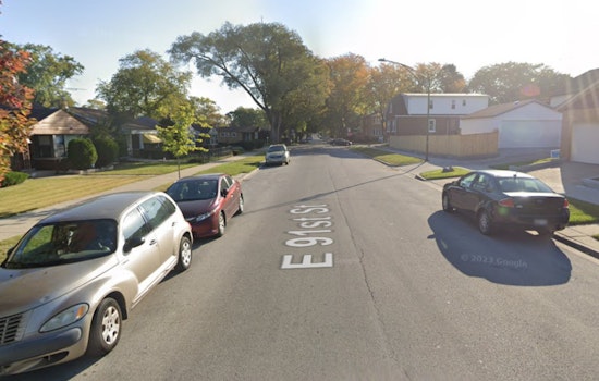 Man Fatally Shot While Driving Leads to Crash in Chicago's Calumet Heights
