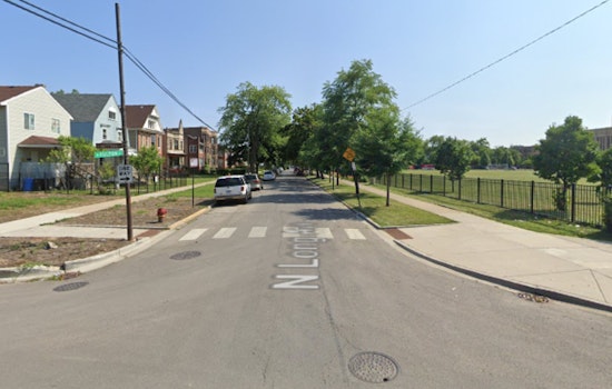 Man Fatally Stabbed in Chicago’s Austin Neighborhood, Suspects Remain at Large