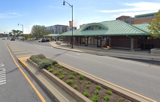 Man Fatally Struck by Metra Train at Des Plaines Station, Prompting Commuter Delays
