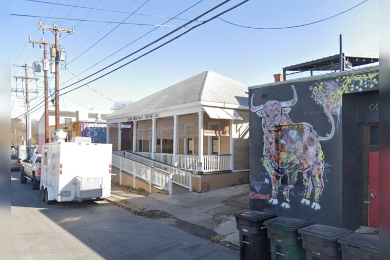 Man Hospitalized, Police Seek Suspect After Bottle Attack in Downtown San Antonio Bar Fight