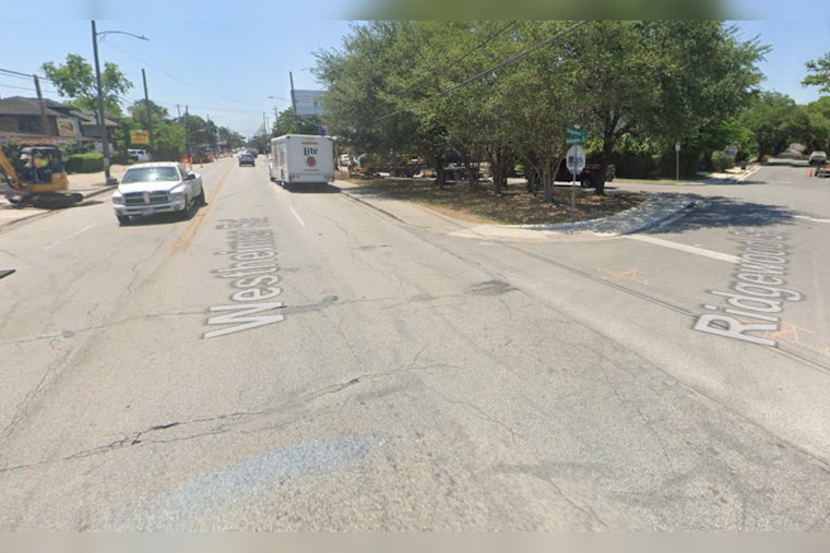 Man Shot in Leg Over Empty Satchel in Houston's Montrose Area, Gunmen Sought by Police