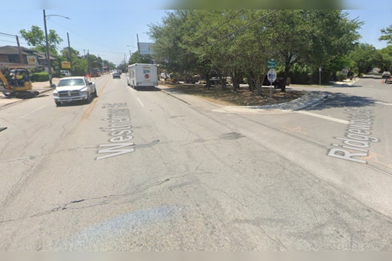 Man Shot in Leg Over Empty Satchel in Houston's Montrose Area, Gunmen Sought by Police