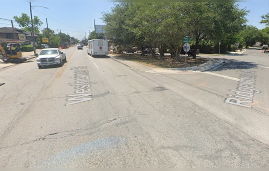 Man Shot in Leg Over Empty Satchel in Houston's Montrose Area, Gunmen Sought by Police