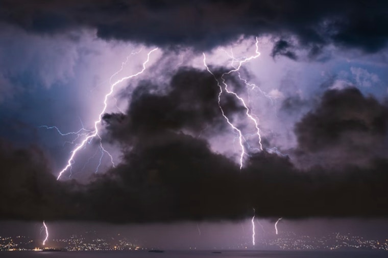 Miami Residents Anticipate Record-Breaking Heat and Potential Thunderstorms, Cooling Relief Ahead