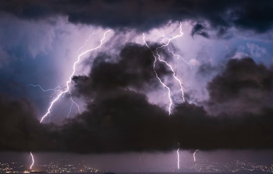 Miami Residents Anticipate Record-Breaking Heat and Potential Thunderstorms, Cooling Relief Ahead