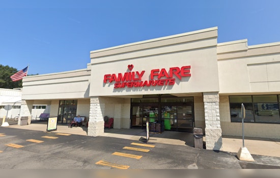 Midland's "Rooftop Ninja", Woman Evicted from Makeshift Home in Grocery Store Sign