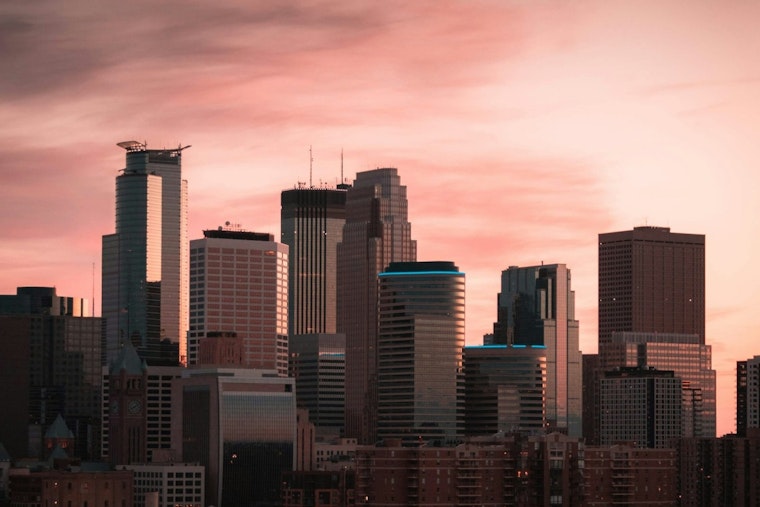 Minneapolis Anticipates Showers and Gusty Winds, with Thunderstorms Likely Next Week