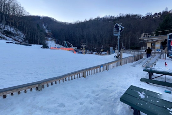 Ober Mountain Worker Injured After Falling from Coaster in Gatlinburg, Undergoes Treatment in Knoxville