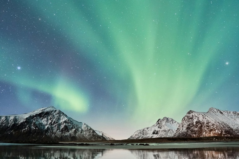 Oregon Eyes Aglow as Northern Lights Dazzle with Rare Sky Spectacle in Portland and Beyond!