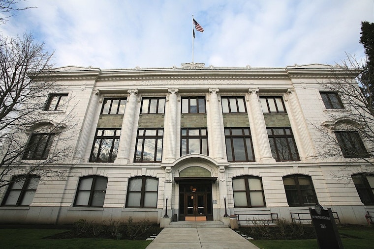Oregon Supreme Court Rules to Detain Serious Drug Offenders Pre-Arraignment, Focus on Youth Involvement