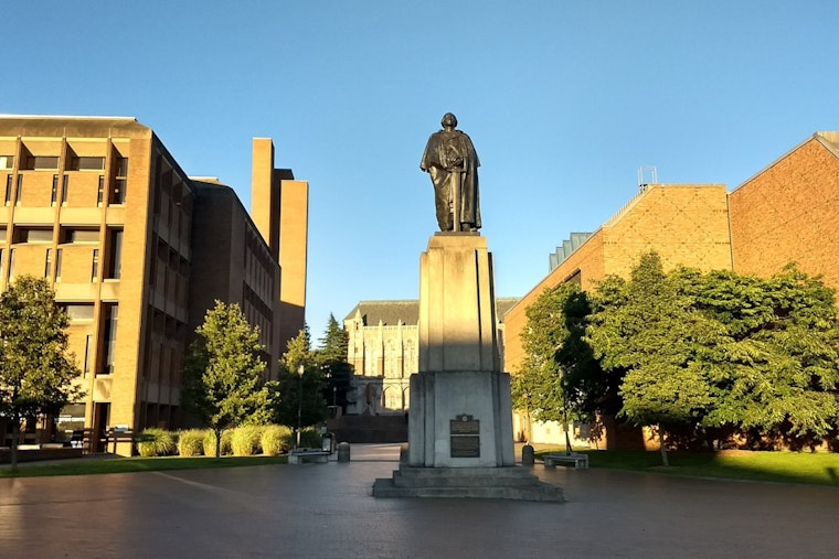 Pro-Israel and Pro-Palestinian Groups Hold Simultaneous Demonstrations at University of Washington Campus