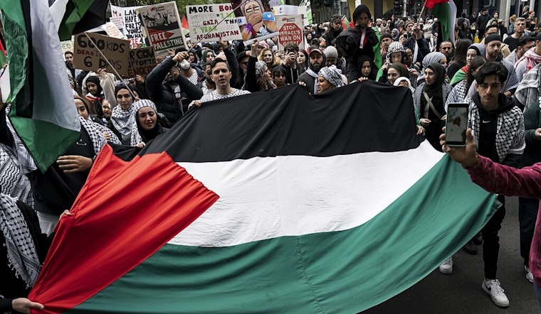 Pro-Palestinian Protesters Temporarily Block 101 Freeway Traffic in Los Angeles