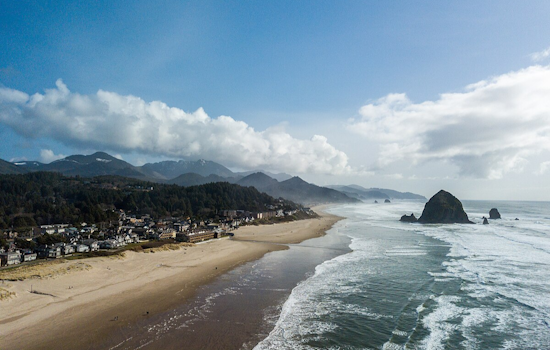 Rare Deep-Sea Marvel Astonishes at Cannon Beach: Pacific Football Fish's First Record in Oregon Waters