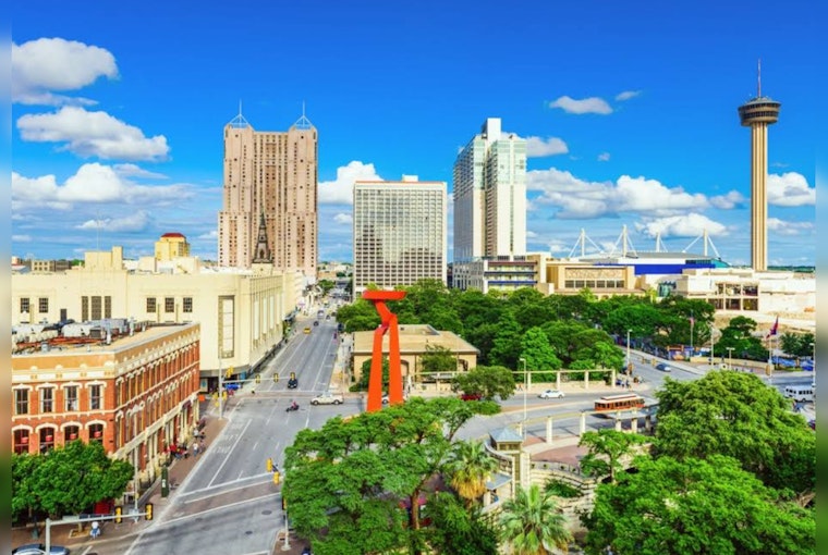 San Antonio Doubles E-Vehicle Permits for Downtown Microtransit Amid Traffic Concerns