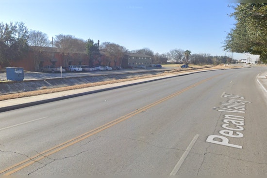 San Antonio Police Search for Suspect After Man Allegedly Stabs Wife in Pecan Valley