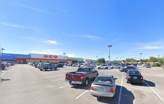 San Antonio Police Search for Suspected Hit-and-Run Driver in H-E-B Parking Lot Incident