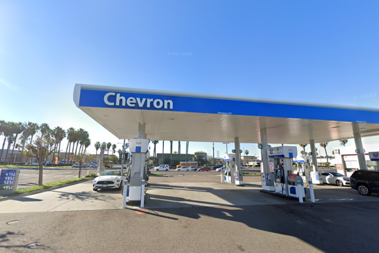 San Diego Police and Crime Stoppers Seek Tips in Kearny Mesa Gas Station Armed Robbery