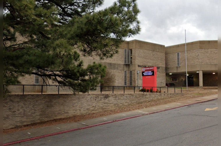 Teen Arrested for Bringing Loaded Guns to Memphis High School, Planned Robbery Thwarted