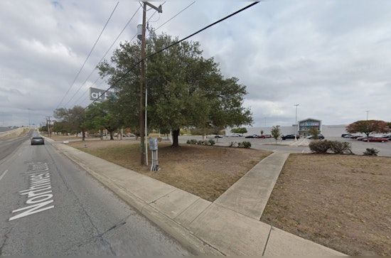 Teen Shot and Robbed While Selling Vintage Clothing in San Antonio, Police Seeking Suspect