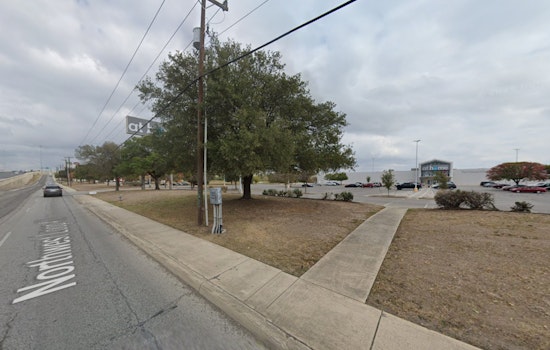 Teen Shot and Robbed While Selling Vintage Clothing in San Antonio, Police Seeking Suspect
