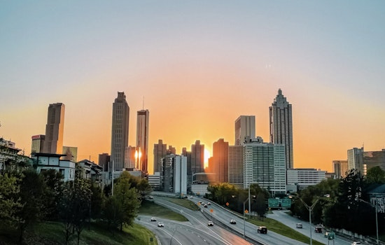 Temperatures Rise in Atlanta with Sunny Skies as Weekend Rain Threat Looms