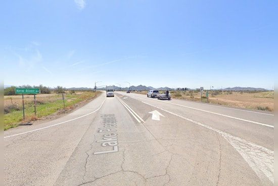 Two Hair-Raising Plane Landings on Highway Near Lake Pleasant, Pilot Skillfully Avoids Injuries