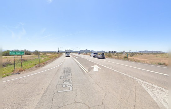 Two Hair-Raising Plane Landings on Highway Near Lake Pleasant, Pilot Skillfully Avoids Injuries